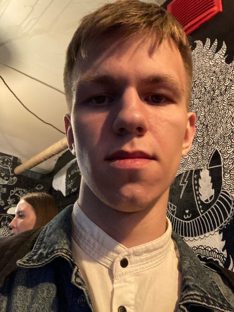 ,   Vlad, 22 ,   ,   