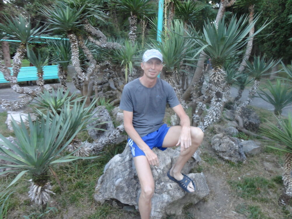  19625604  Pavel, 44 ,    