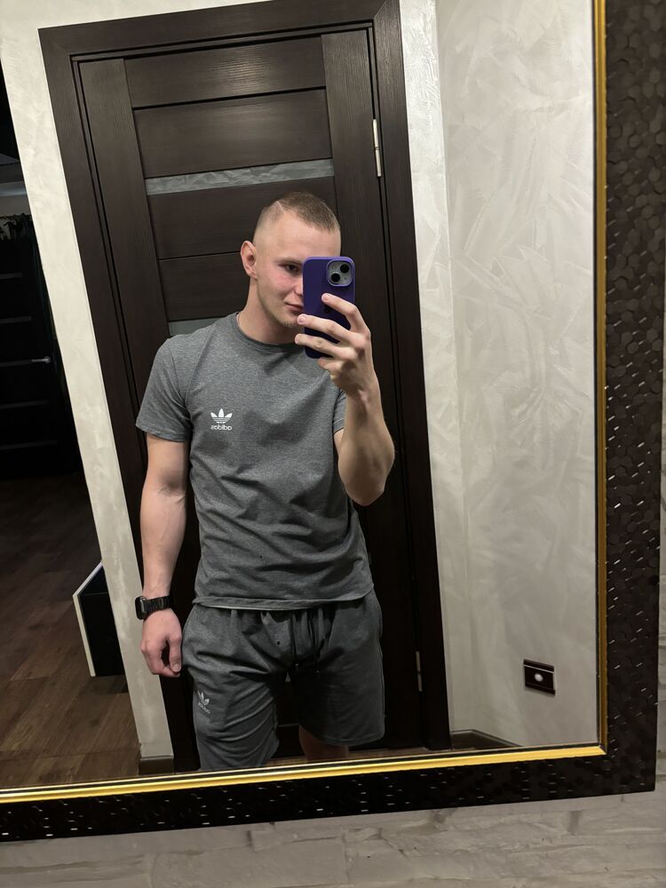  44456034  Alexandr, 21 ,    