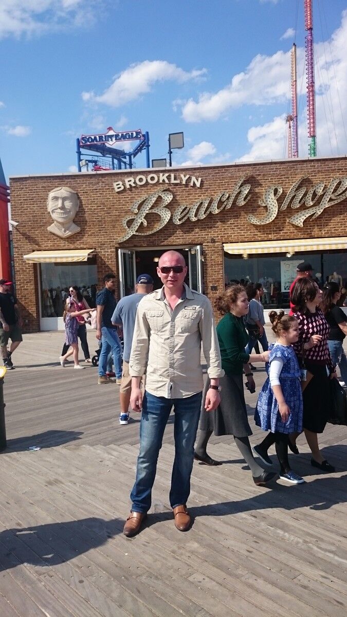  9770424  Igor, 41 ,    