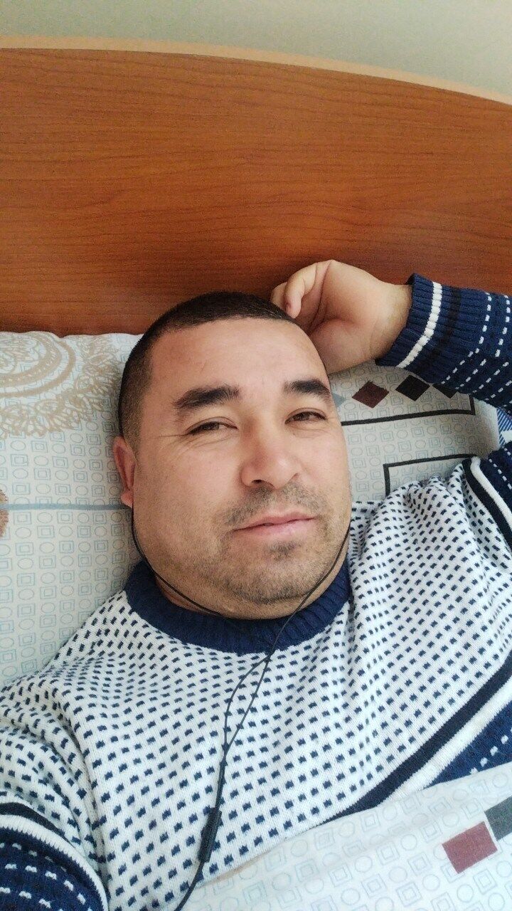  32180124  Ruslan, 40 ,    