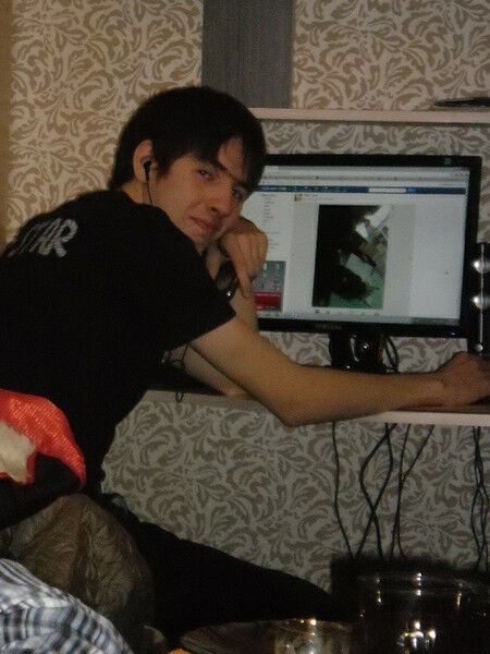  4941044  Artem, 32 ,    