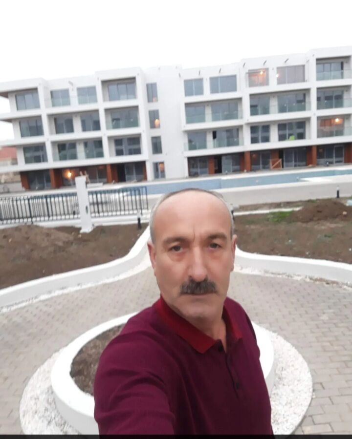  39789864  Rafael, 54 ,    