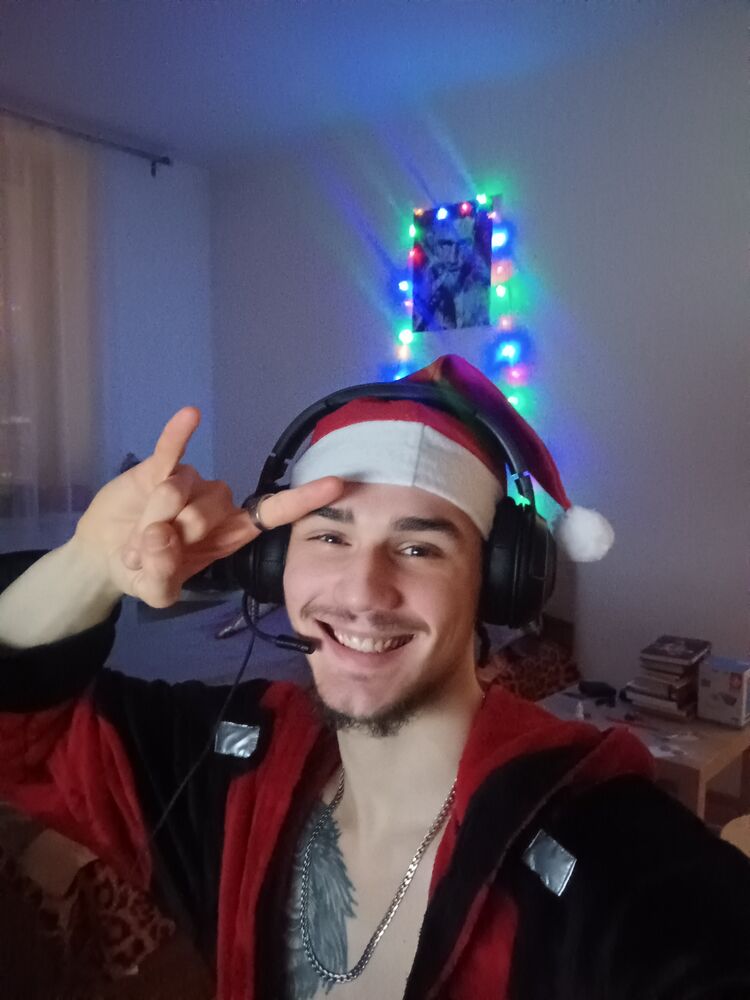  53447644  Vadim, 24 ,    