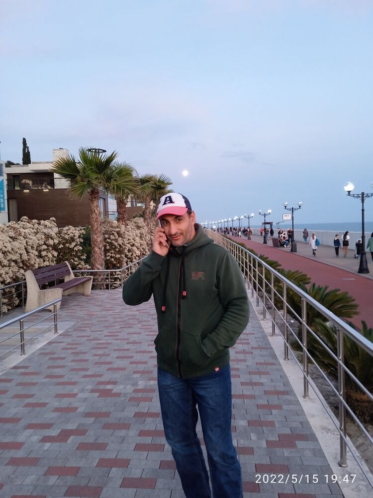  26898734  Artem, 47 ,    
