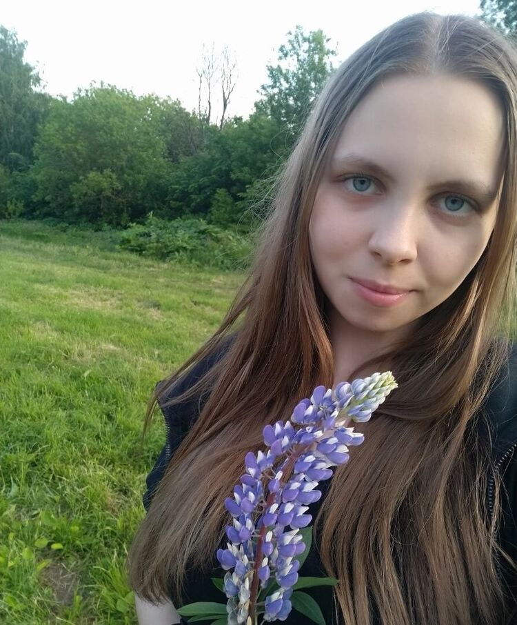  28715844  Viktoria, 25 ,    