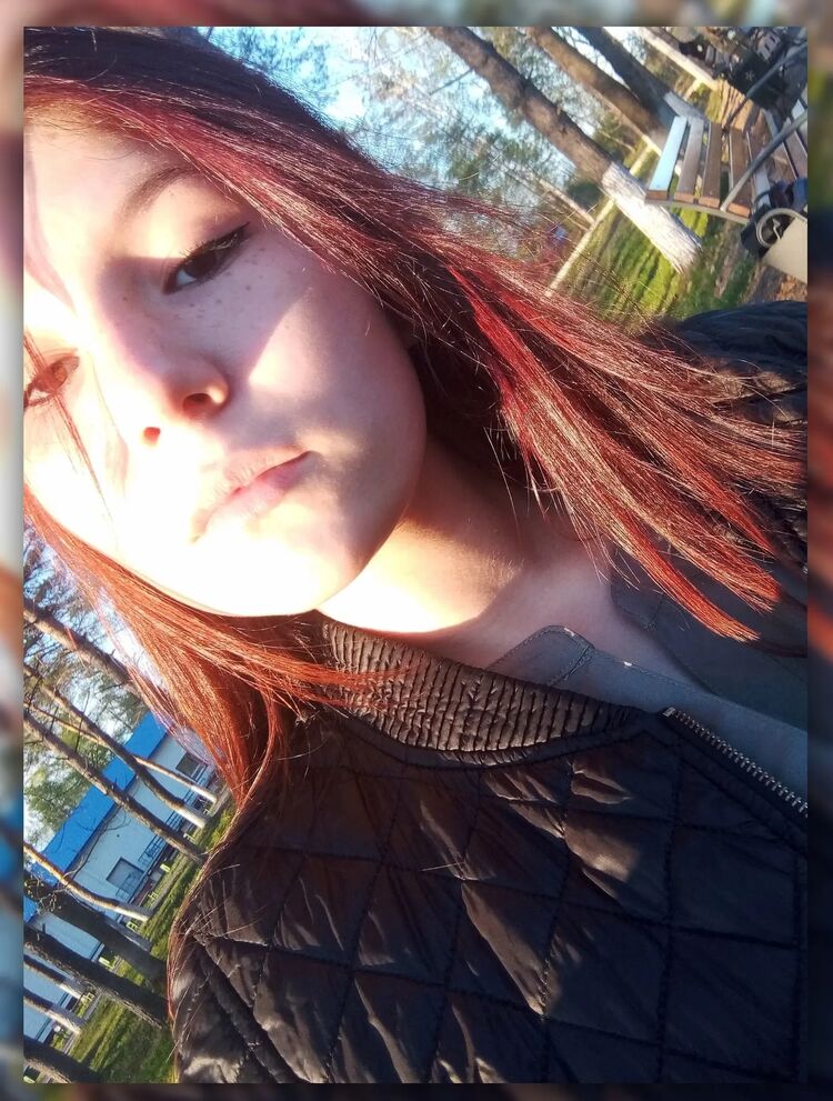  ,   Nadia, 21 ,   