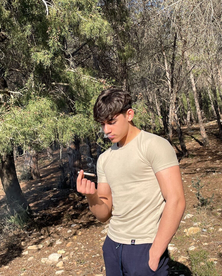  54732354  Oussema, 23 ,    