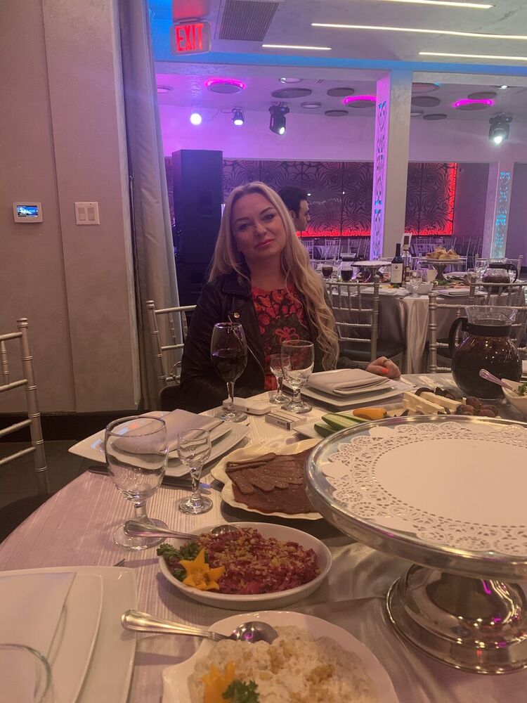  22465304  Julia, 44 ,    North Hollywood
