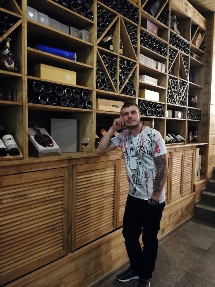  ,   OLEG, 42 ,   ,   