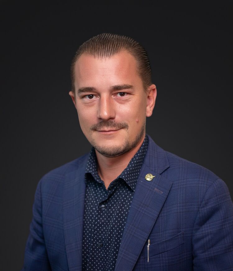  53195934  , 37 ,    Rockledge