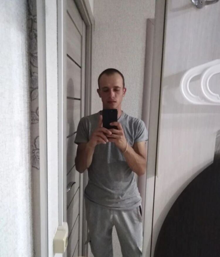  32434494  Alexander, 25 ,    