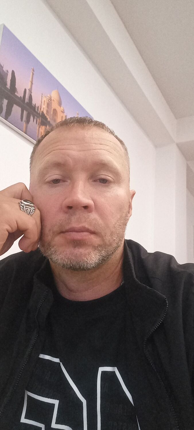  38461524  Vladislav, 46 ,    