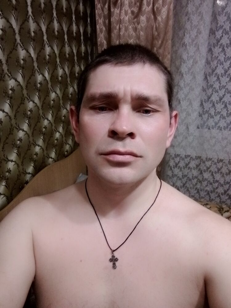  49389044  Sergei, 38 ,    