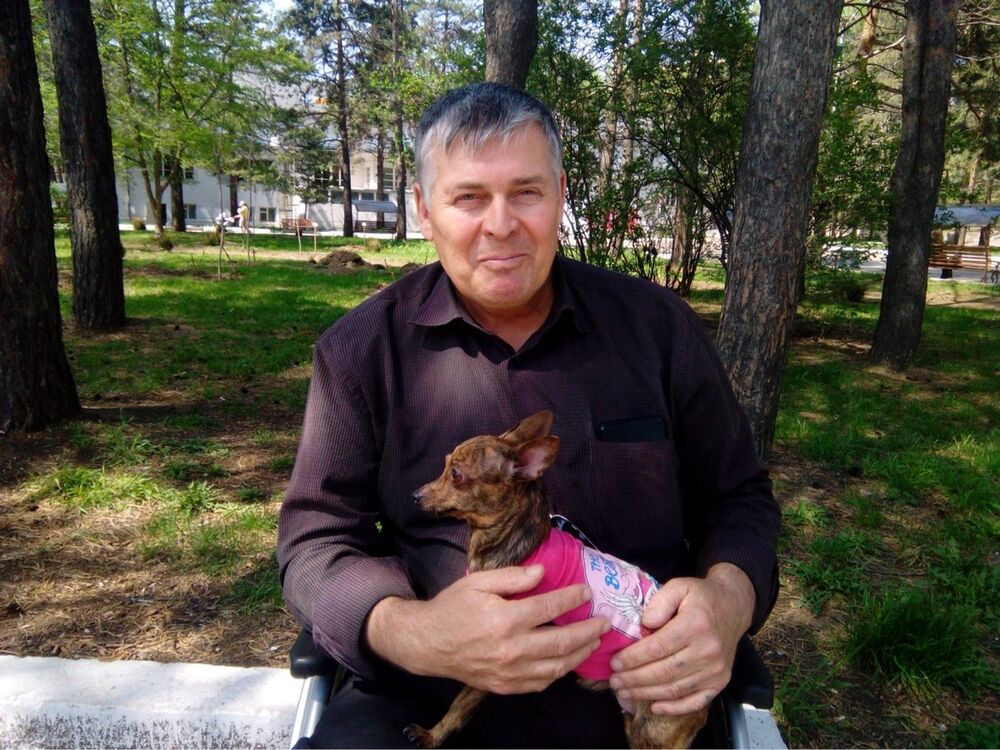  11318724  Stanislav, 70 ,    