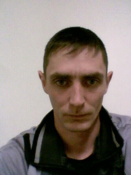  30527704  Viktor, 40 ,    