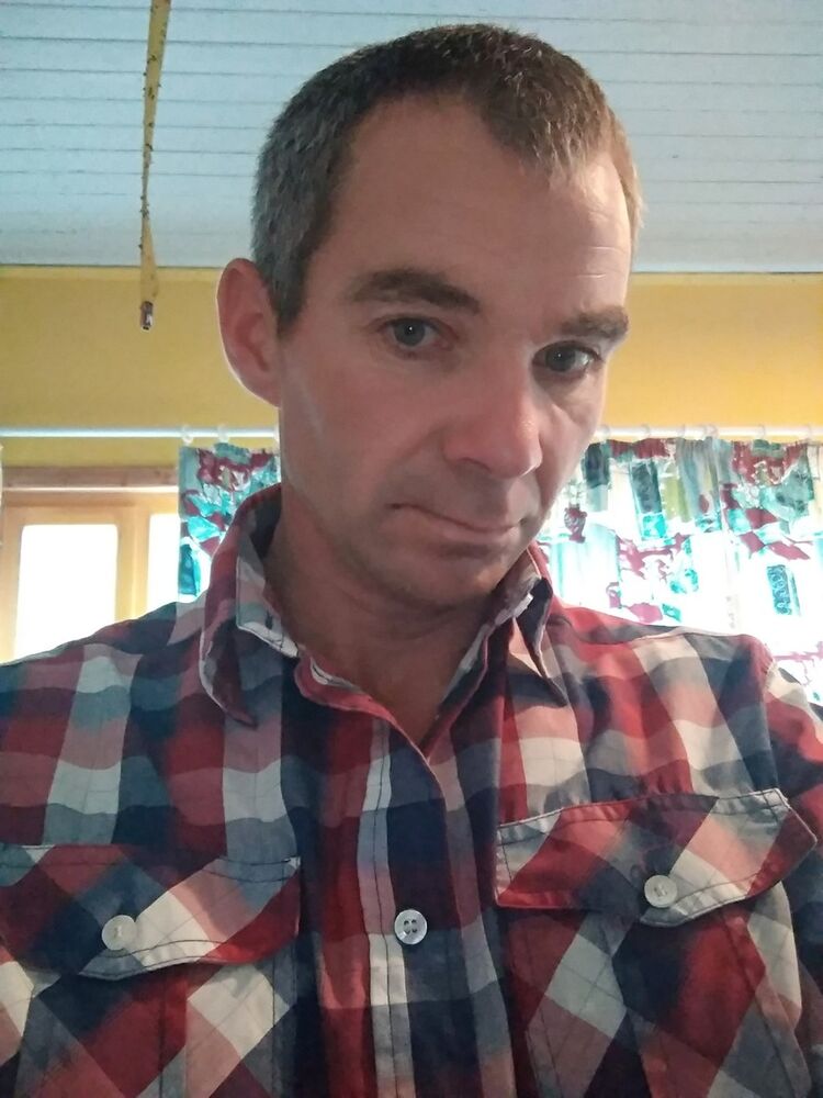  ,   Robert, 48 ,   