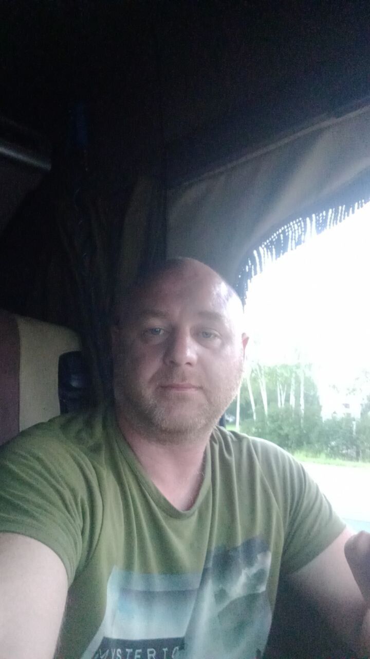  44027154  , 37 ,    -