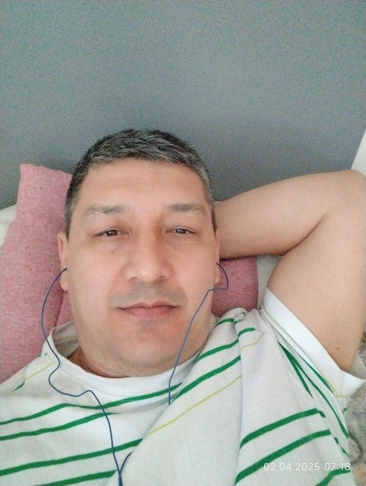  ,   Joni, 46 ,   ,   