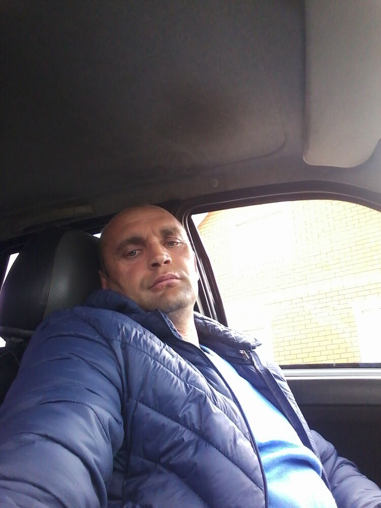  ,   Leonid, 46 ,   c 