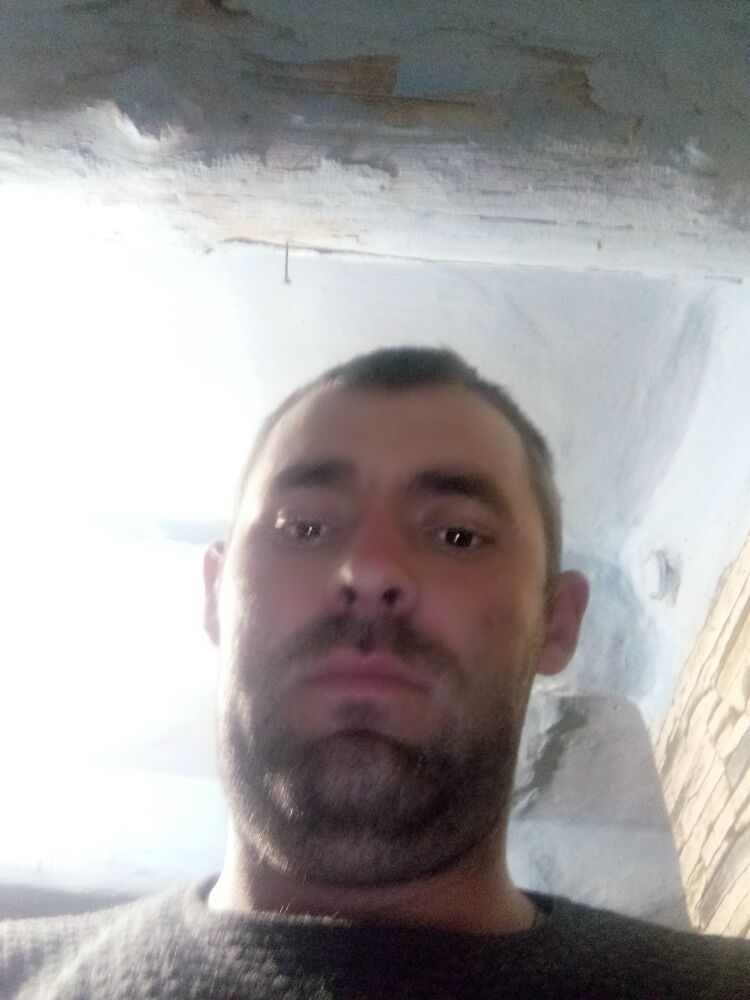  47306514  VIKTOR, 31 ,    