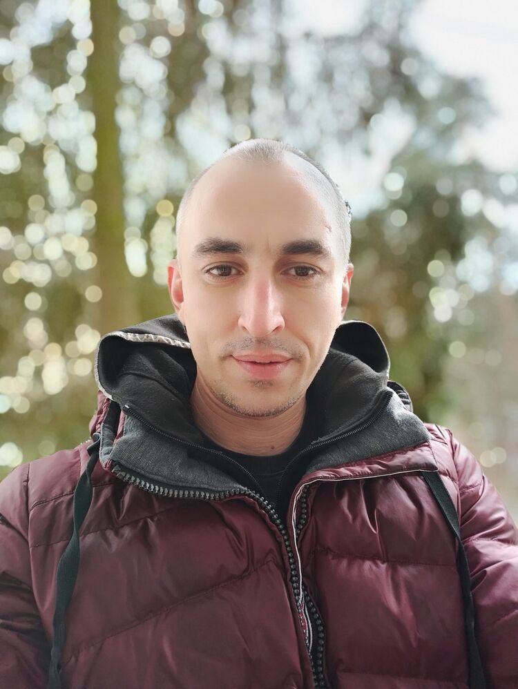  33310234  Vlad, 39 ,    