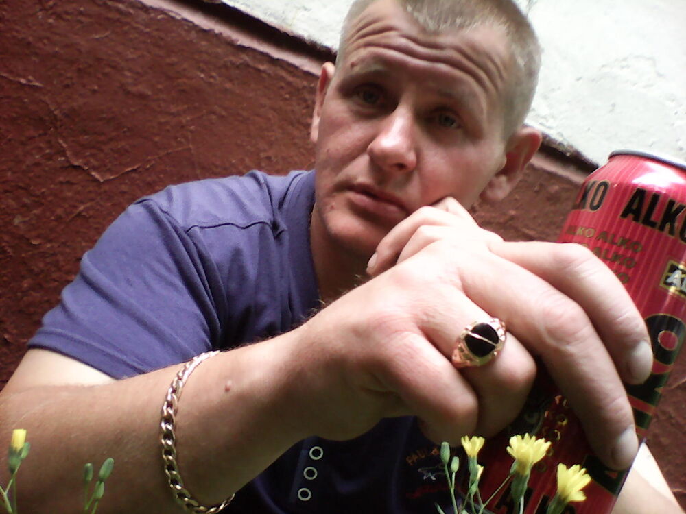  -,   Andrej, 40 ,   ,   