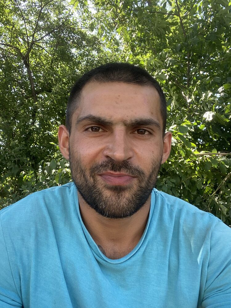  52569914  Andrei, 34 ,    