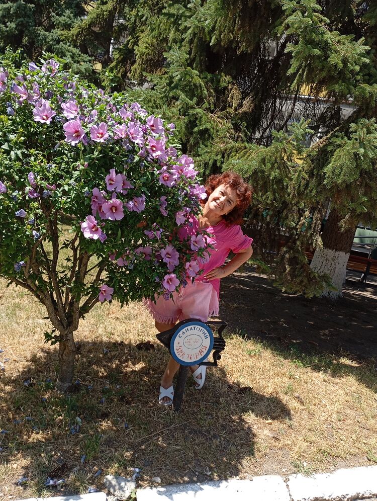 52880004  Amina, 68 ,    