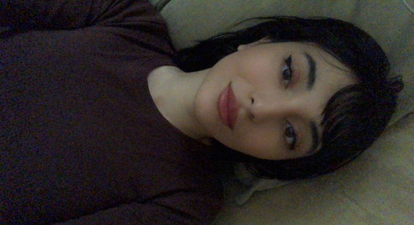  29481394  Dina, 24 ,    