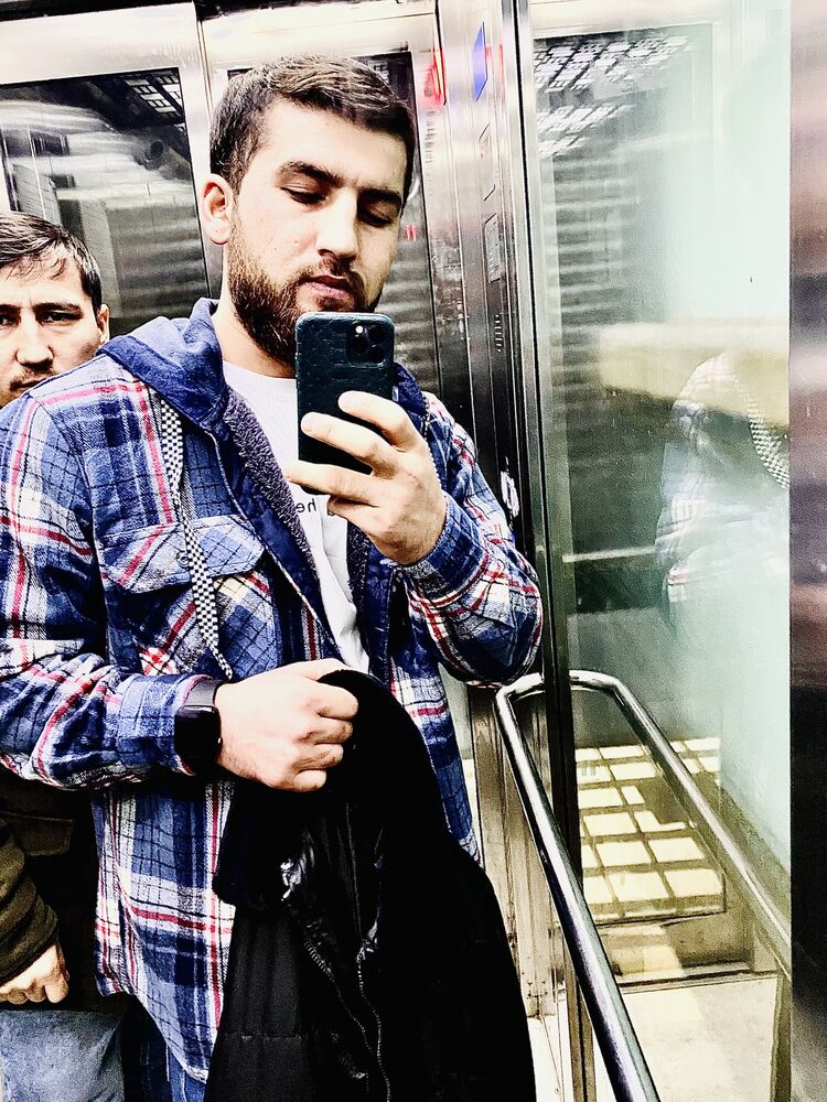  34628764  Ismail, 27 ,    