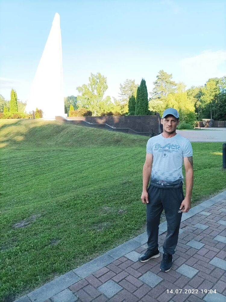  ,   Igor, 32 ,   ,   , c 