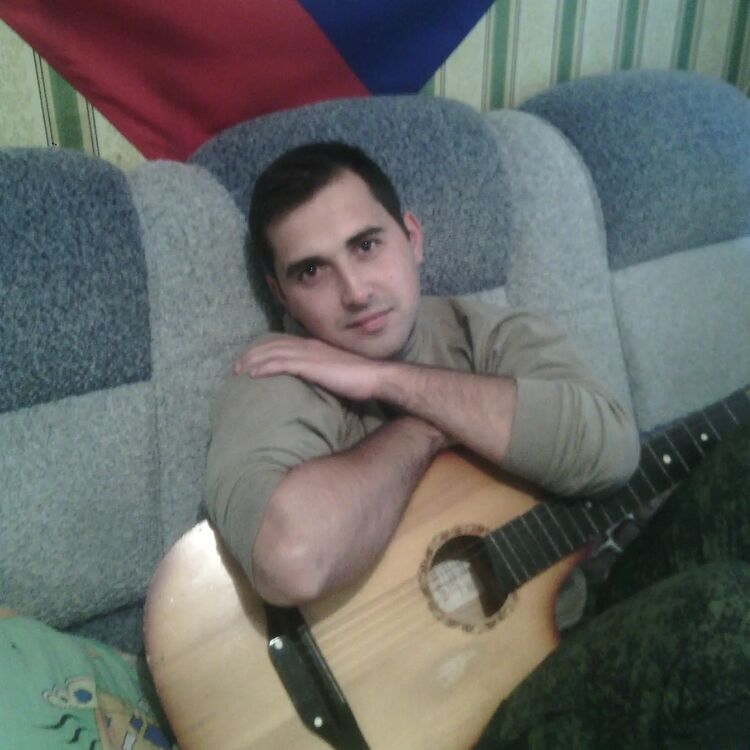  33888474  Ivan, 35 ,    --