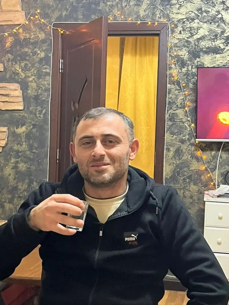  49190644  , 37 ,    