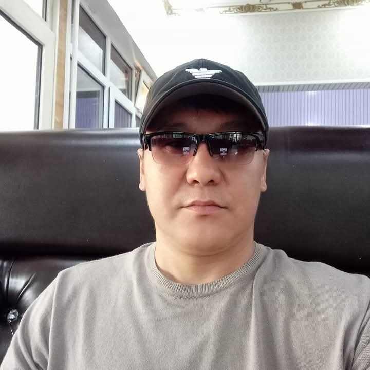  51313114  Nuris, 42 ,    