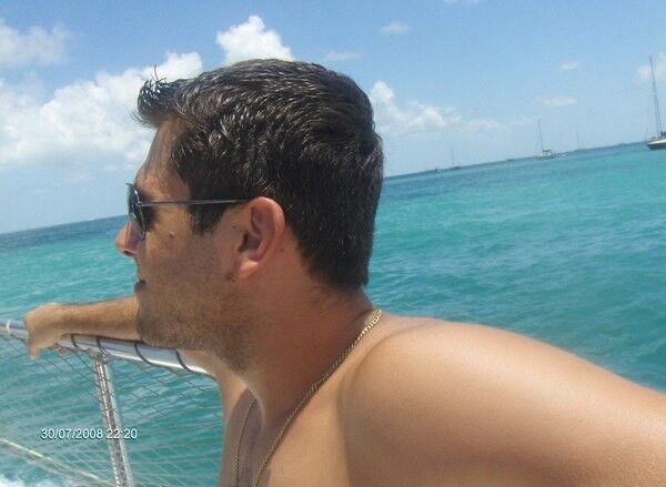  15480444  Hugo, 39 ,    