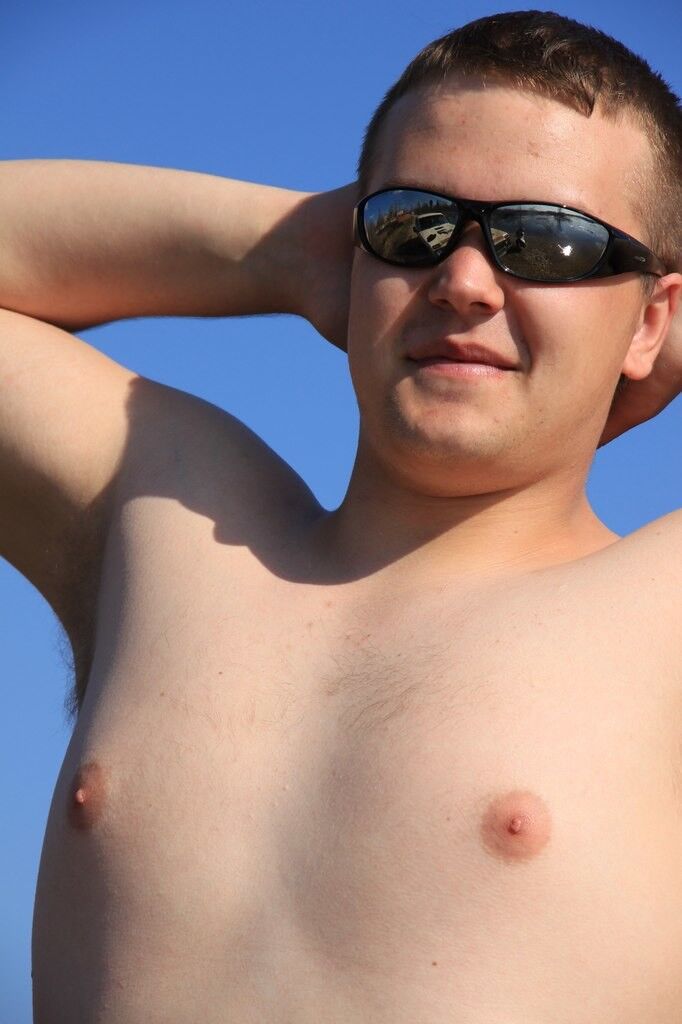  3995764  Vitek, 37 ,    