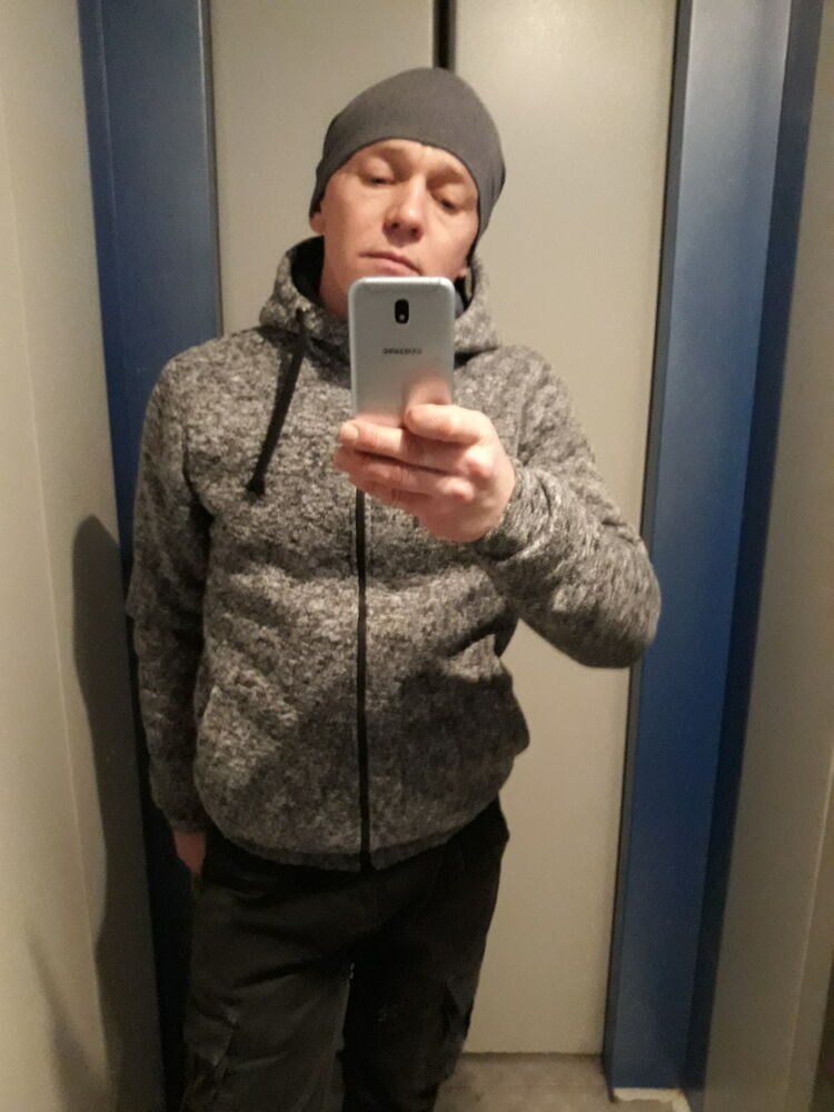  18700494  , 37 ,    
