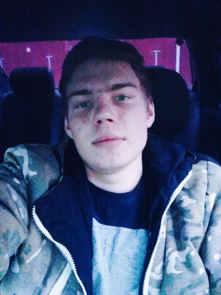  ,   Viktor, 25 ,   ,   