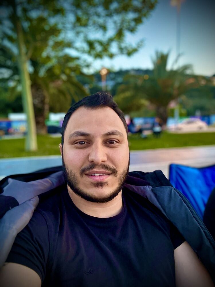  40146364  Gokhan, 31 ,    