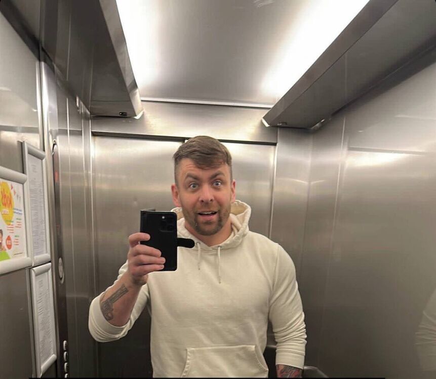  45245334  Jeffrey, 57 ,    Frankfurt Am Main