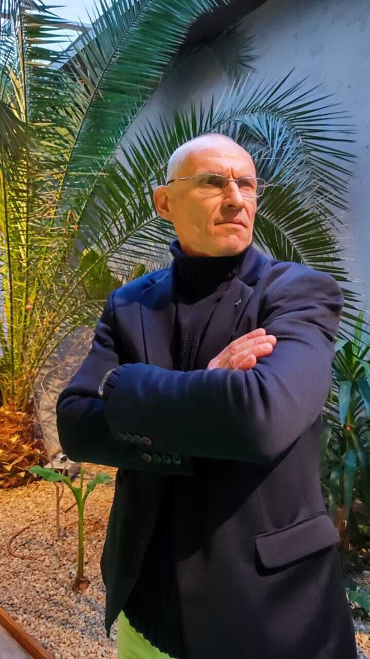  51638924  , 44 ,    -