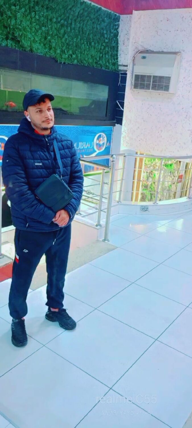  Algiers,   Houssam, 28 ,   ,   
