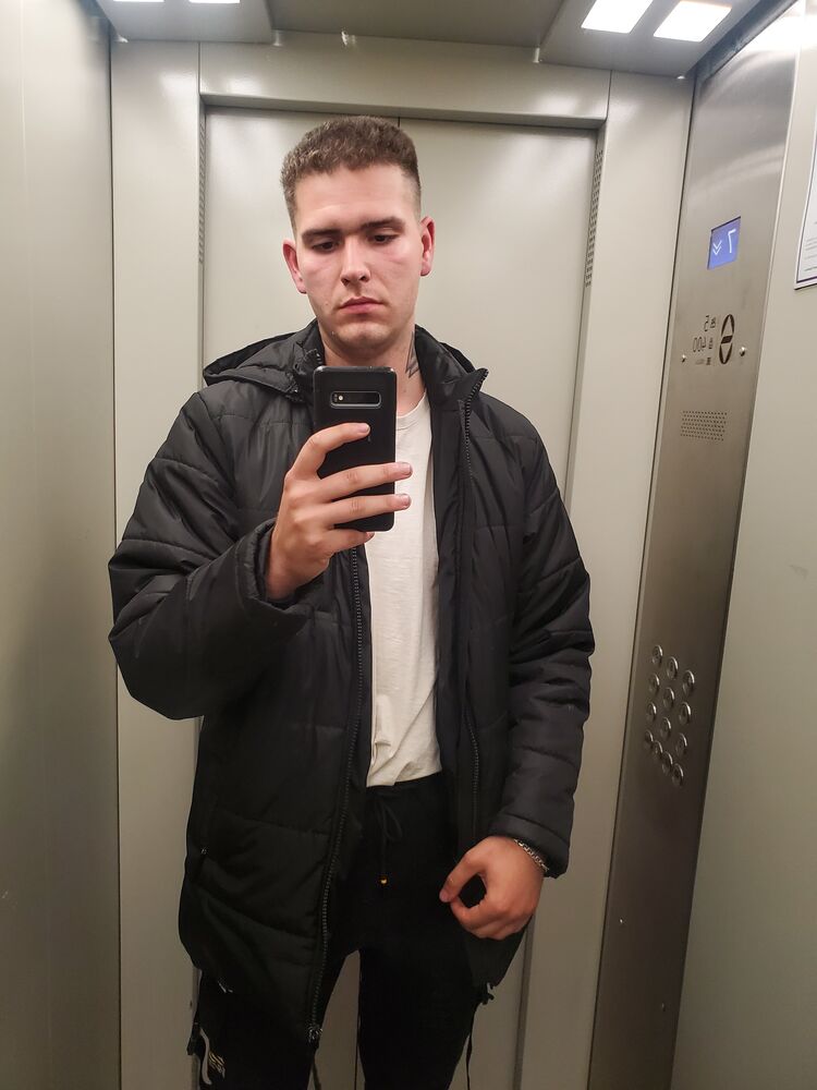  32233804  , 26 ,    
