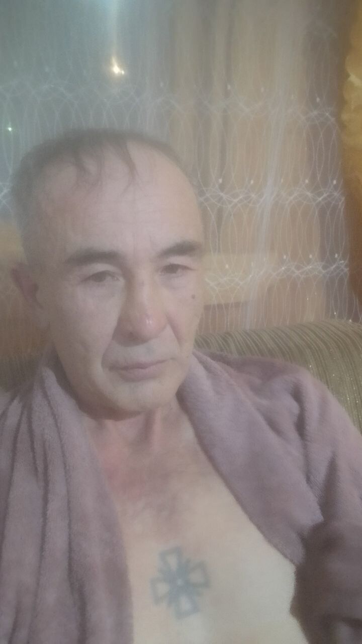  40476244  , 52 ,    