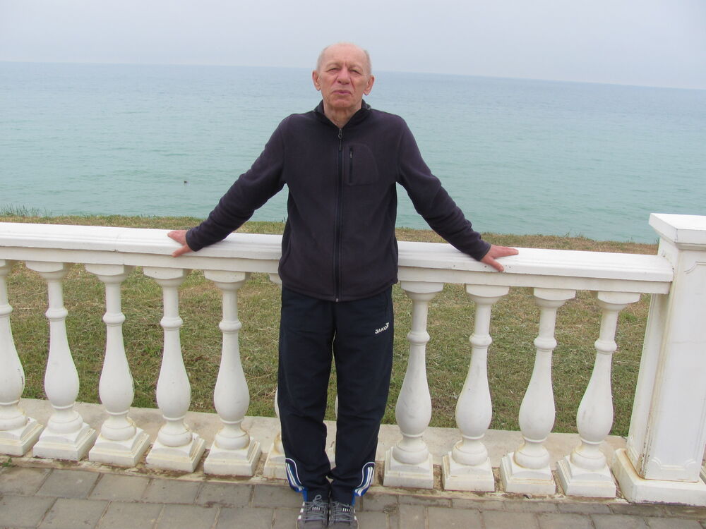  52378244  Wiktor, 67 ,    