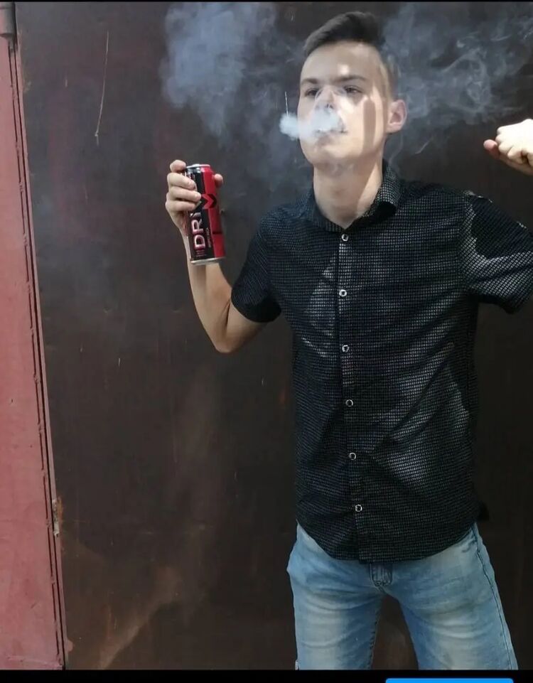  ,   Nicolas, 24 ,   