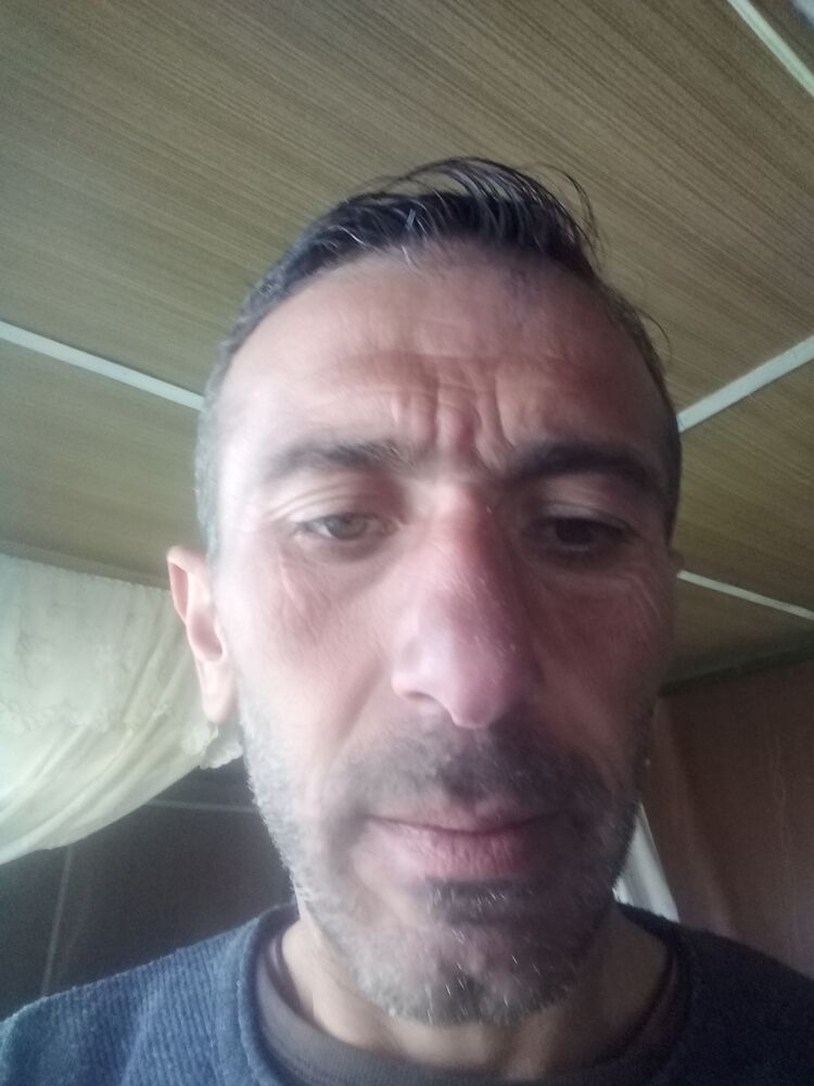  ,   Artur, 43 ,   ,   