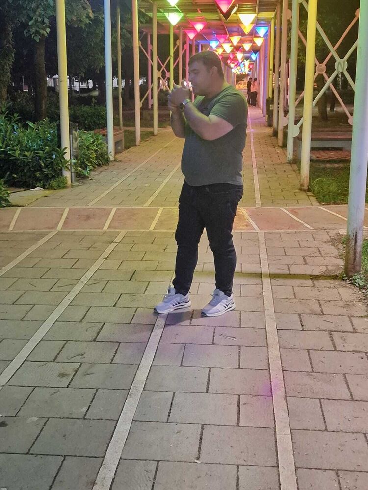  47658694  Esqin, 34 ,    Podgorica