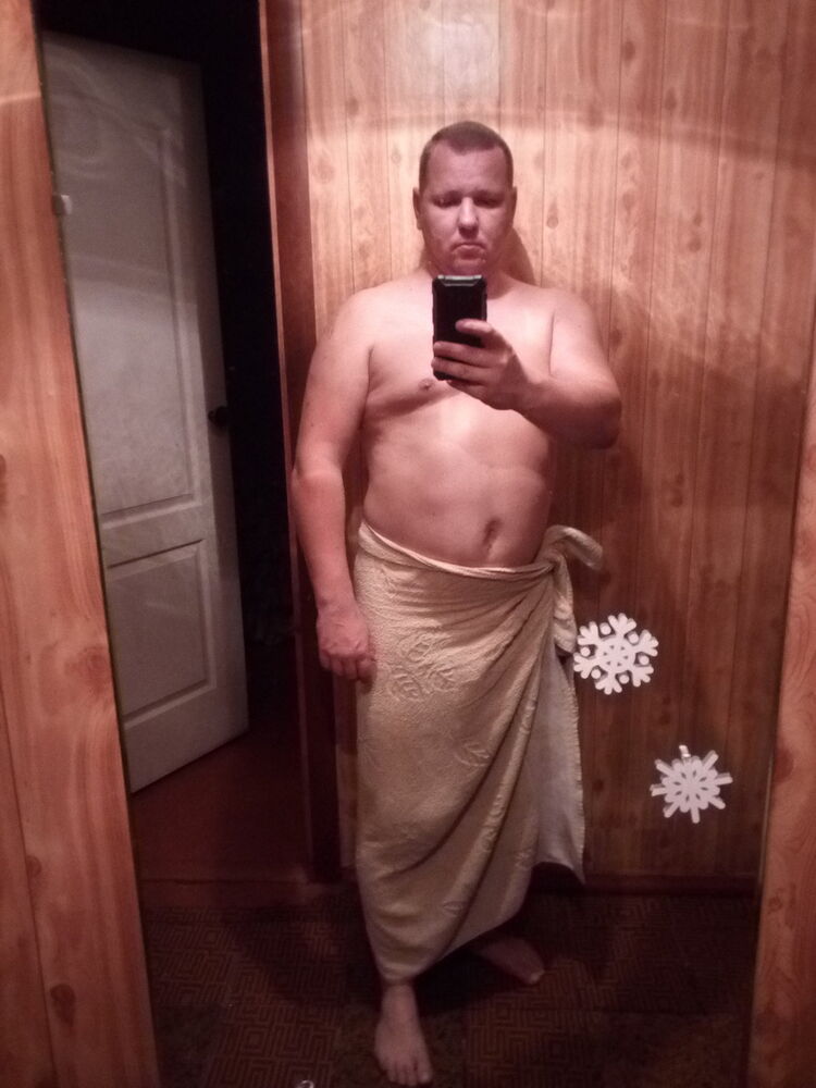  13371394  Andrij, 44 ,    